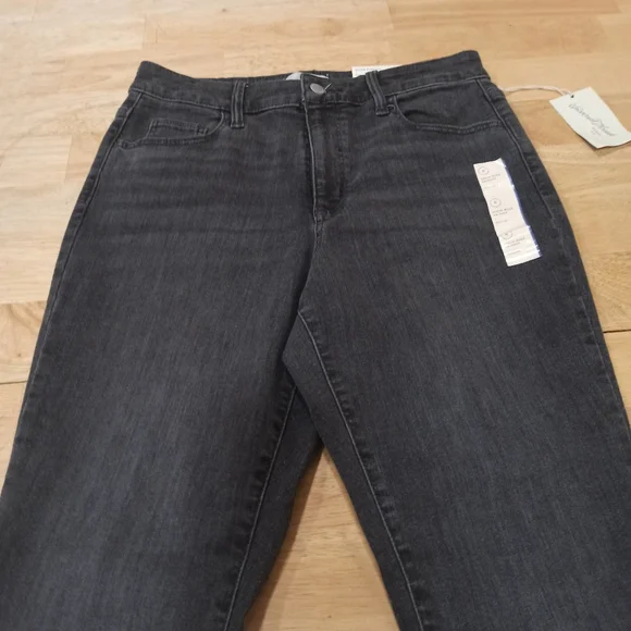 Women's Plus Size High-Rise Boyfriend Jeans - Universal Thread Black Wash 8 - Picture 4 of 16